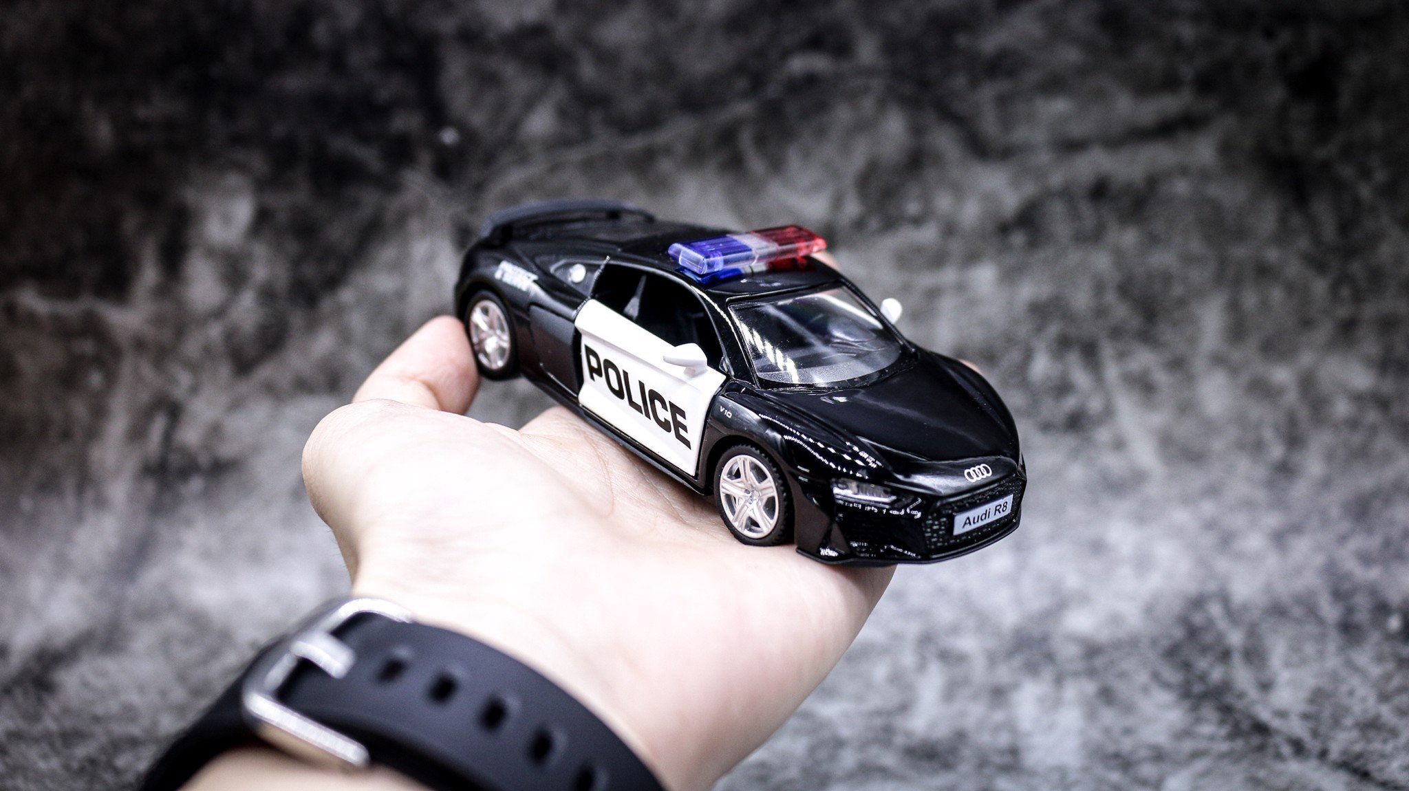 MÔ HÌNH XE AUDI R8 POLICE 1:36 SCALE MODEL 7161