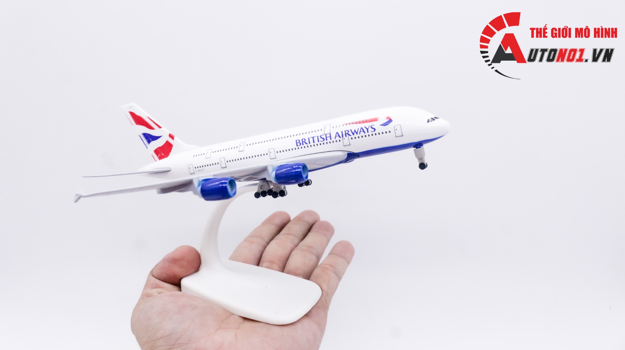  Mô hình máy bay Anh Quốc British Airways Airbus A380 có bánh xe MB20057 