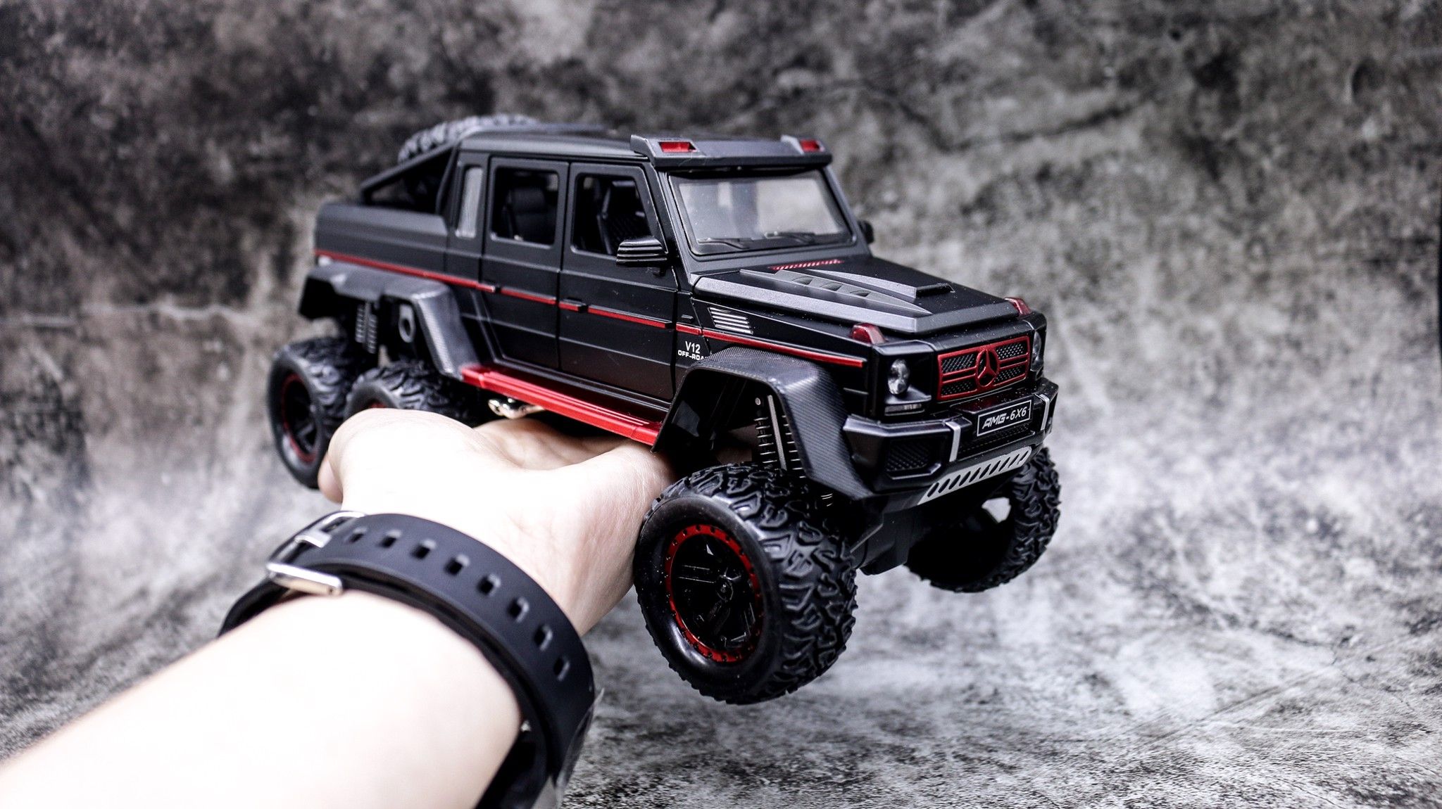  Mô hình xe ô tô Mercedes-Benz G63 V12 Off Road 6x6 full open tỉ lệ 1:22 Chezhi OT376 