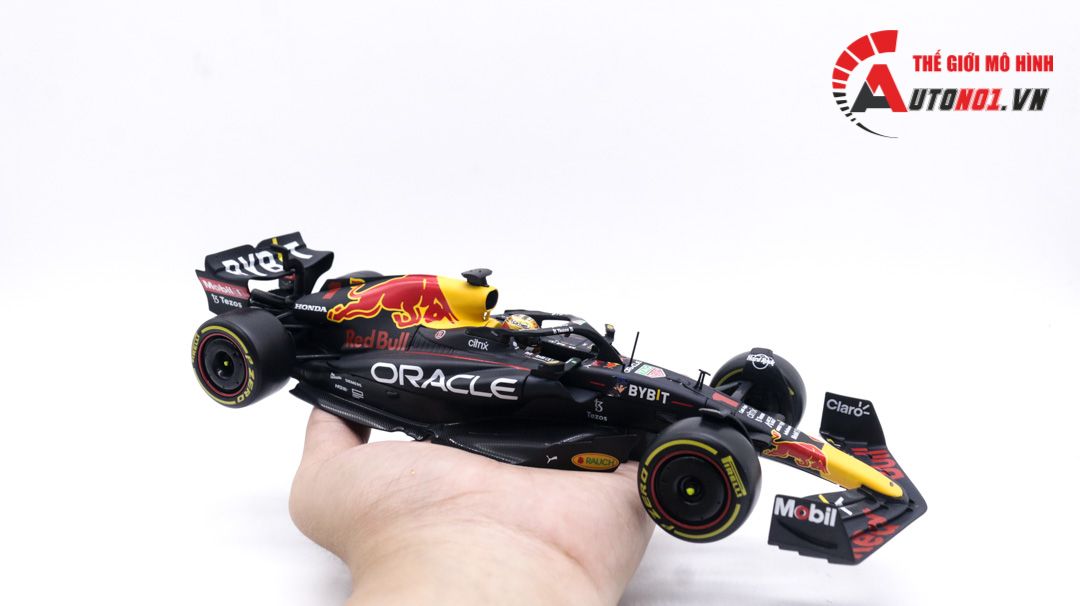  Mô hình xe đua F1 Oracle Red Bull racing 2022 RB18 hộp mica có figure 1:24 Bburago OT061 