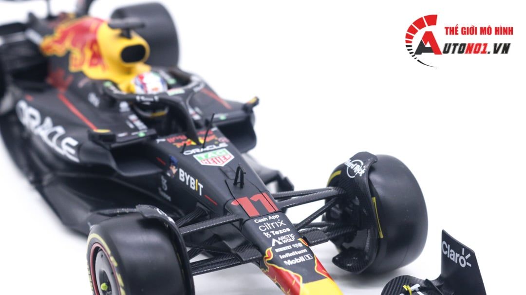  Mô hình xe đua F1 Oracle Red Bull racing 2022 RB18 hộp mica có figure 1:24 Bburago OT061 