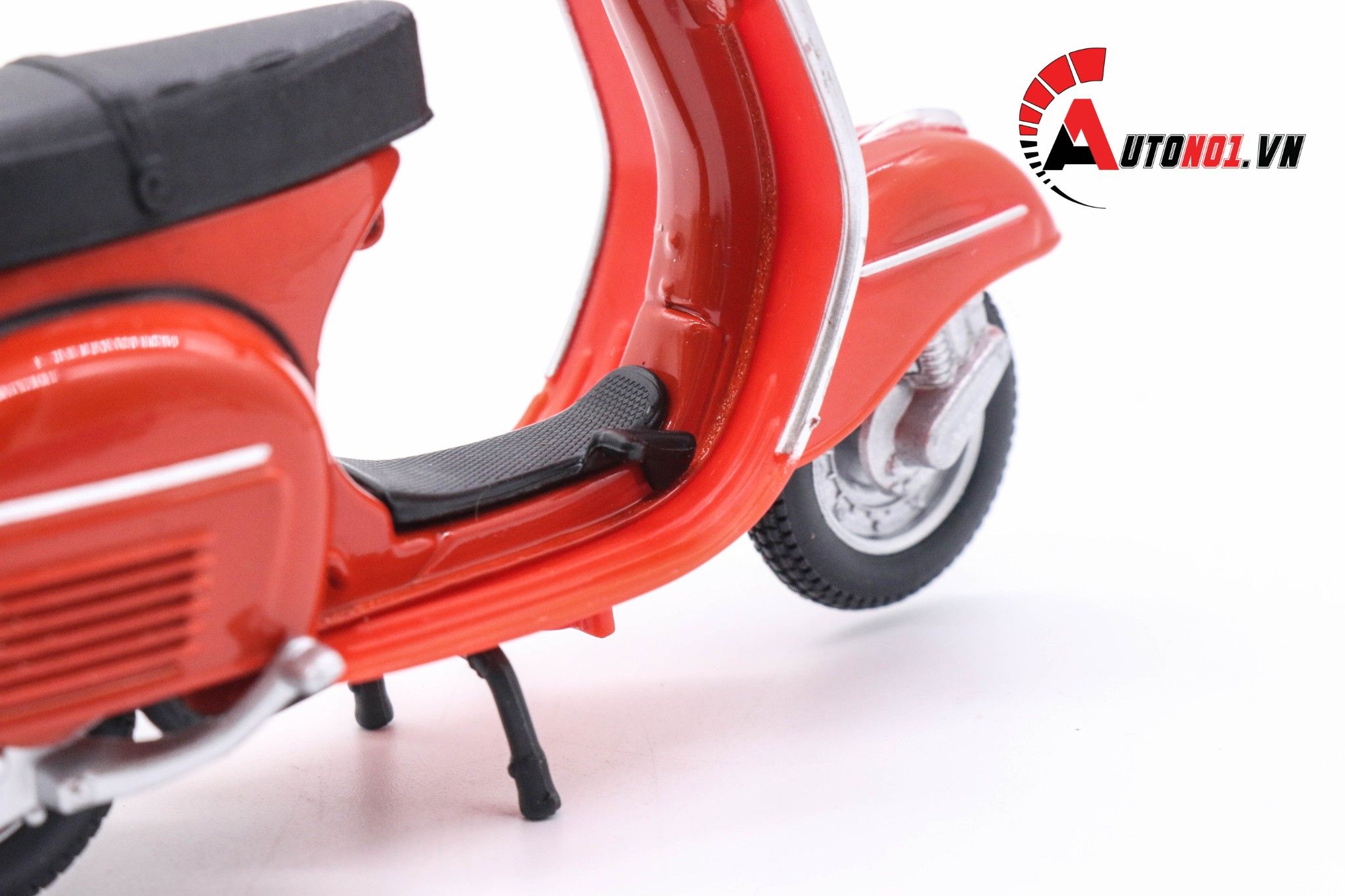  Mô hình xe Vespa gtr red 1968 1:18 Maisto 7070P 