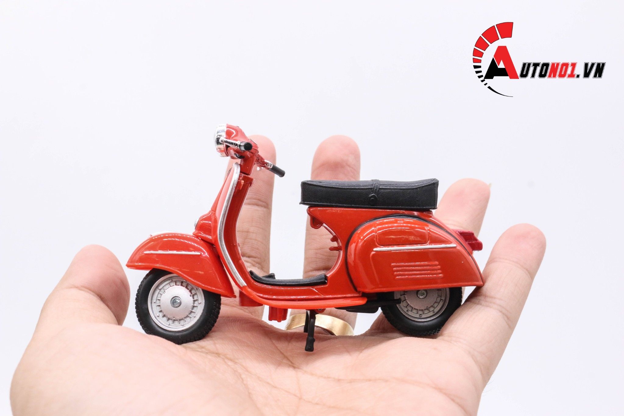  Mô hình xe Vespa gtr red 1968 1:18 Maisto 7070P 