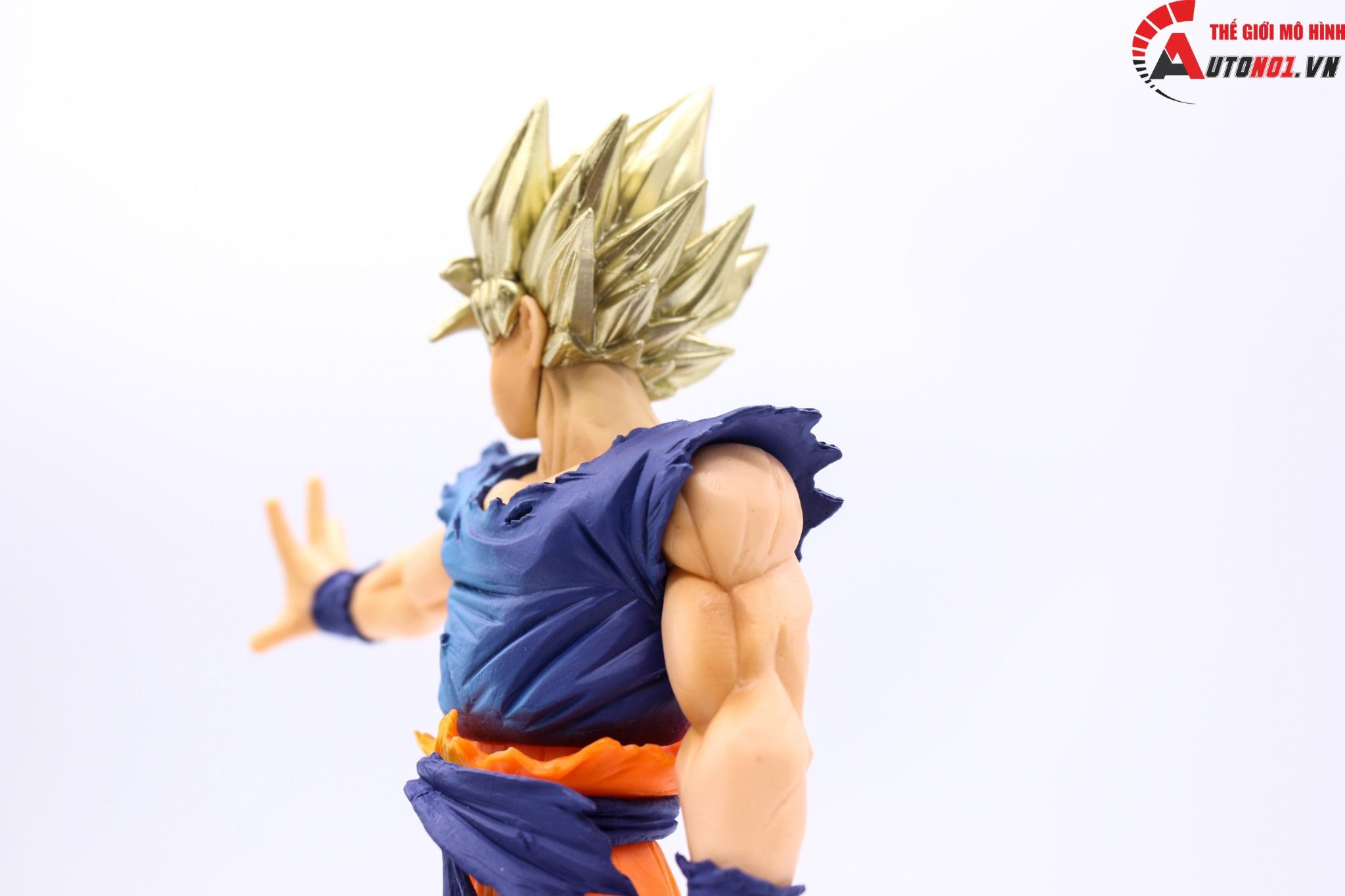  Mô hình nhân vật Dragonball Songoku chưởng 22cm FG235 