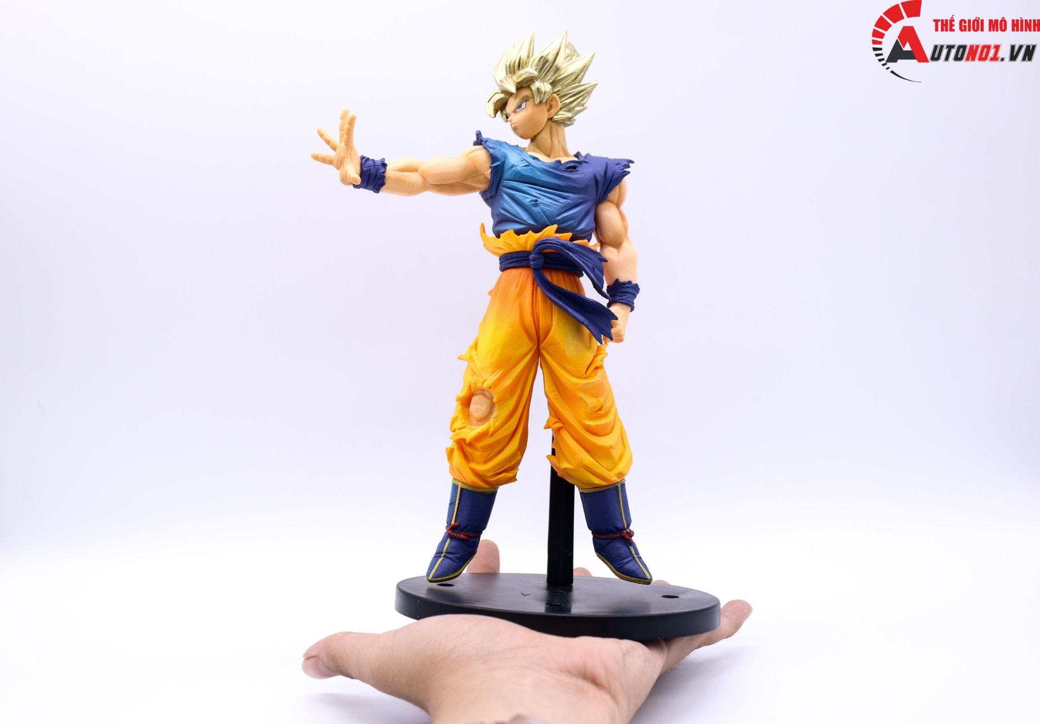  Mô hình nhân vật Dragonball Songoku chưởng 22cm FG235 