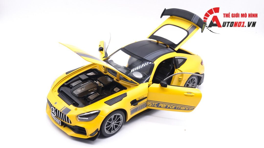  Mô hình xe Mercedes Benz AMG GTR 1:18 Alloy Model OT060 