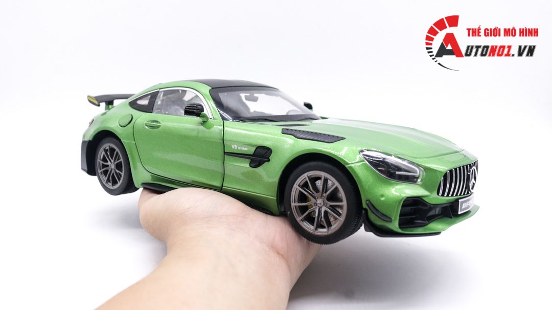  Mô hình xe Mercedes Benz AMG GTR 1:18 Alloy Model OT060 