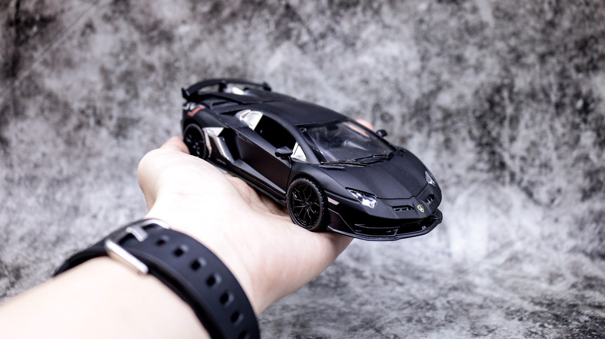 Mô hình xe kim loại Lamborghini AventadorLP700 Tỉ lệ 124 Hãng Welly Đen Lazadavn #13 Mô hình xe kim loại Lamborghini AventadorLP700 Tỉ lệ 124 Hãng Welly Đen Lazadavn