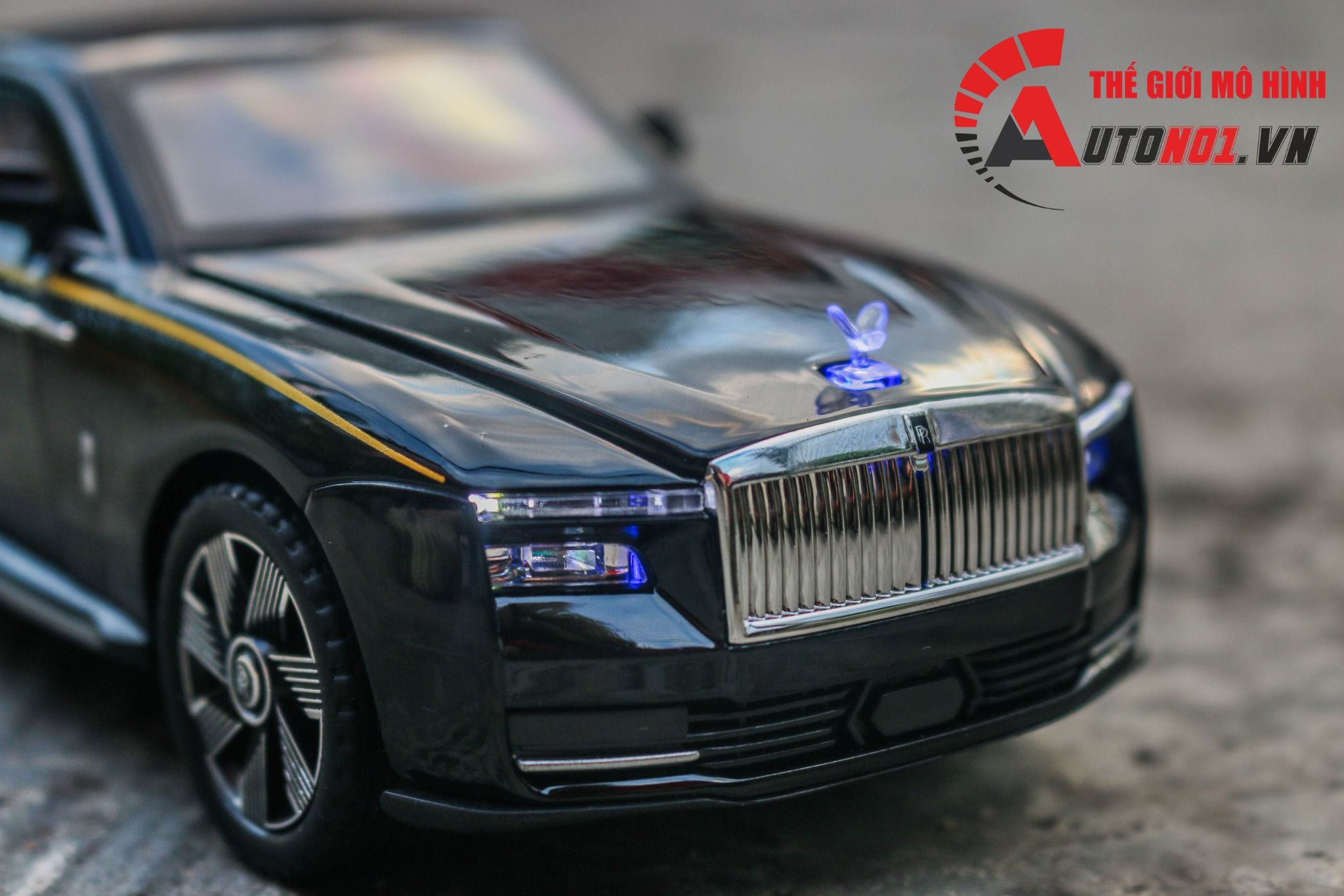  Mô hình xe Rolls Royce Spectre full open - có đèn - âm thanh tỉ lệ 1:24 Chezhi OT533 