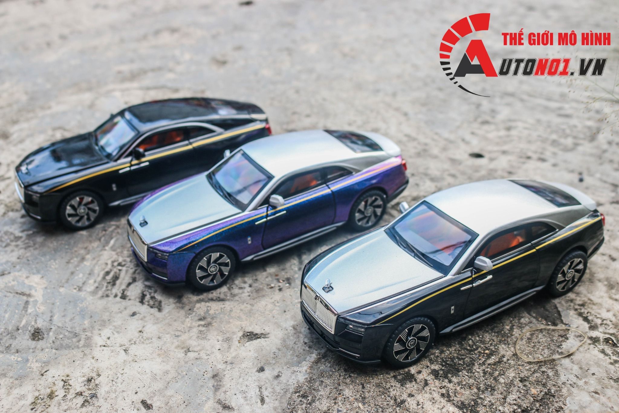  Mô hình xe Rolls Royce Spectre full open - có đèn - âm thanh tỉ lệ 1:24 Chezhi OT533 