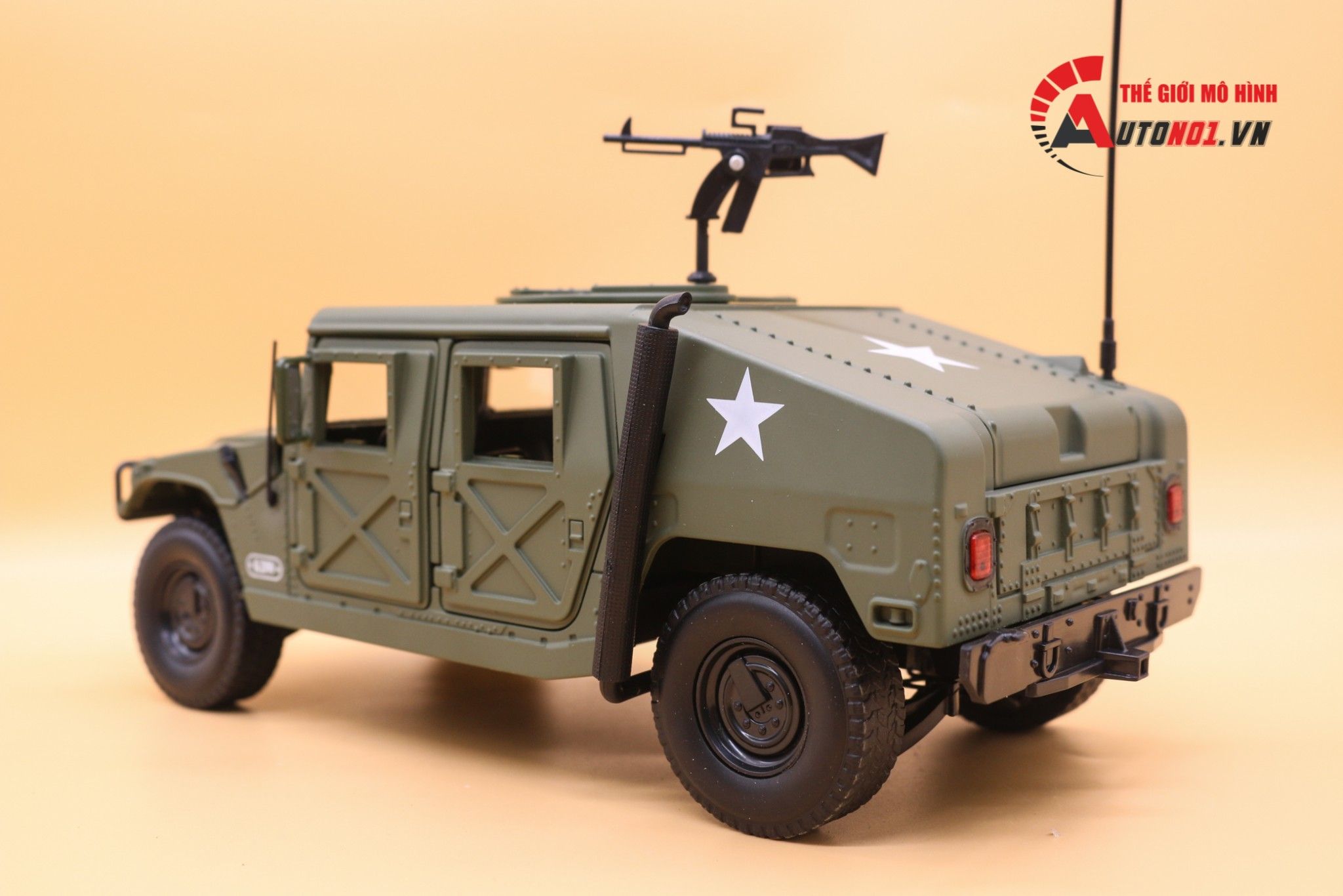  Mô hình xe bọc thép quân sự Hummer Humvee 1:18 Kaidiwei 1469 