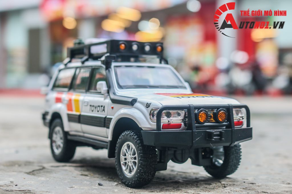  Mô hình xe Toyota Land Cruiser LC80 full open - kèm phụ kiện tỉ lệ 1:24 Chezhi C4062 