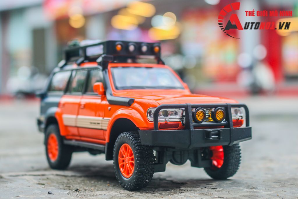  Mô hình xe Toyota Land Cruiser LC80 full open - kèm phụ kiện tỉ lệ 1:24 Chezhi C4062 