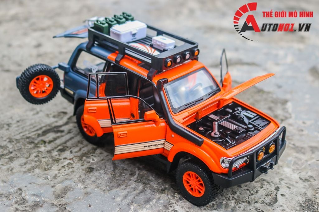  Mô hình xe Toyota Land Cruiser LC80 full open - kèm phụ kiện tỉ lệ 1:24 Chezhi C4062 