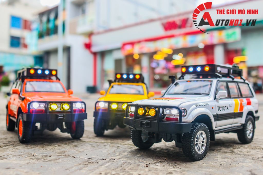  Mô hình xe Toyota Land Cruiser LC80 full open - kèm phụ kiện tỉ lệ 1:24 Chezhi C4062 