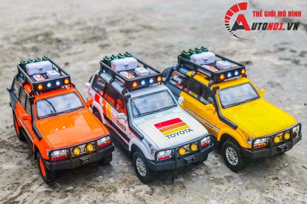  Mô hình xe Toyota Land Cruiser LC80 full open - kèm phụ kiện tỉ lệ 1:24 Chezhi C4062 
