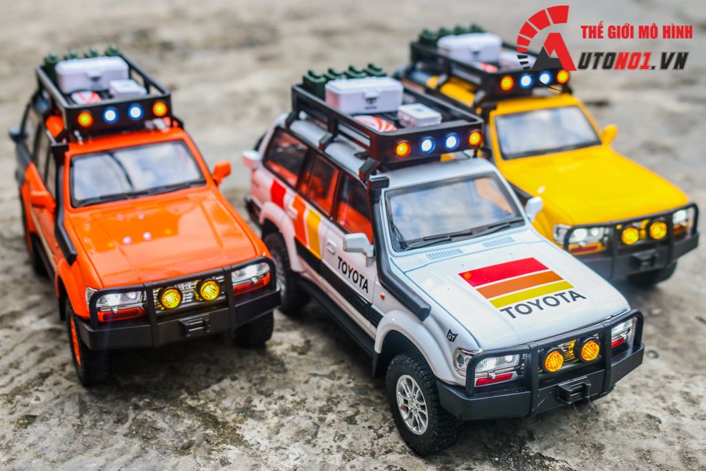  Mô hình xe Toyota Land Cruiser LC80 full open - kèm phụ kiện tỉ lệ 1:24 Chezhi C4062 