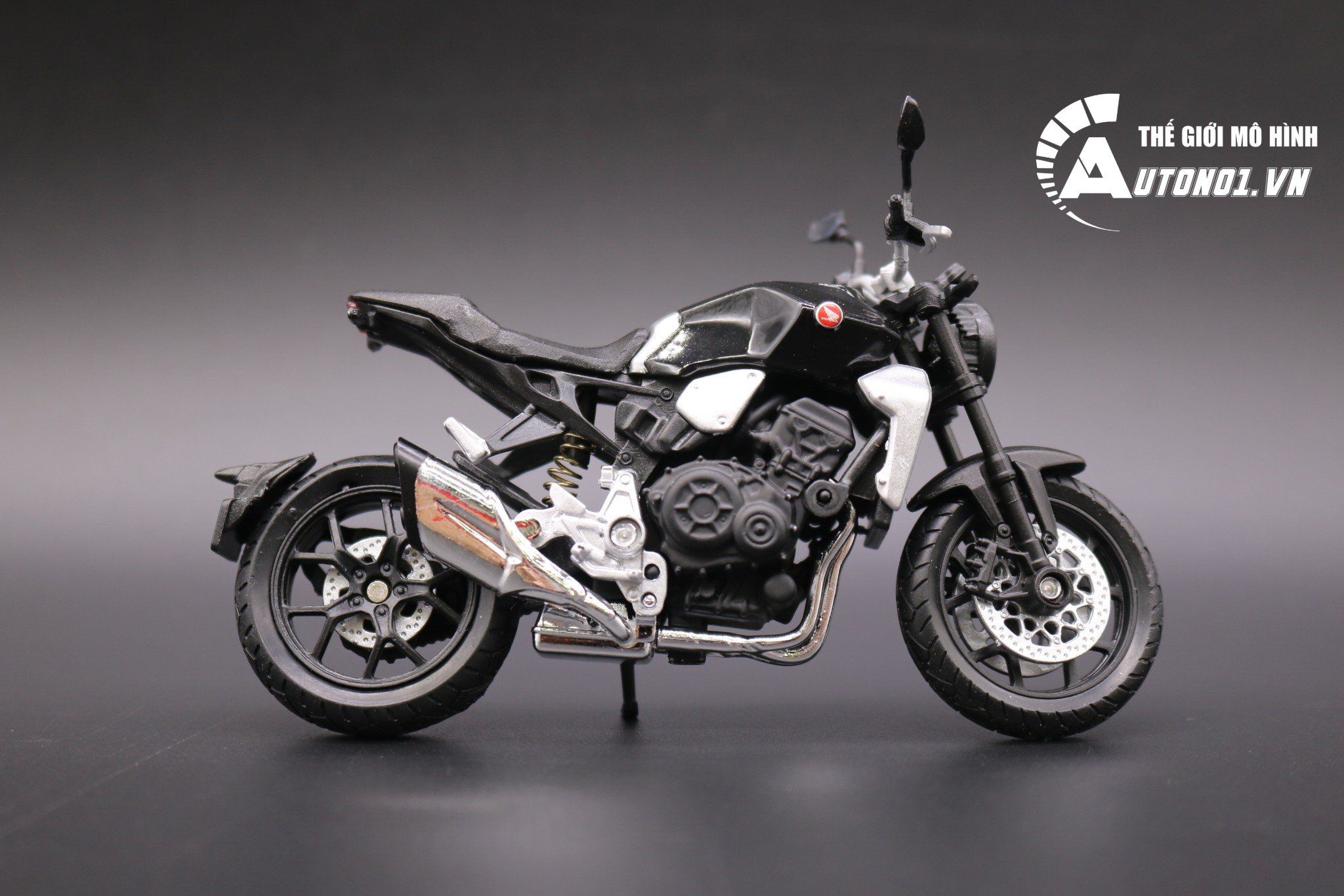  Mô hình xe Honda CB1000R 2018 black 1:18 Welly 6564 