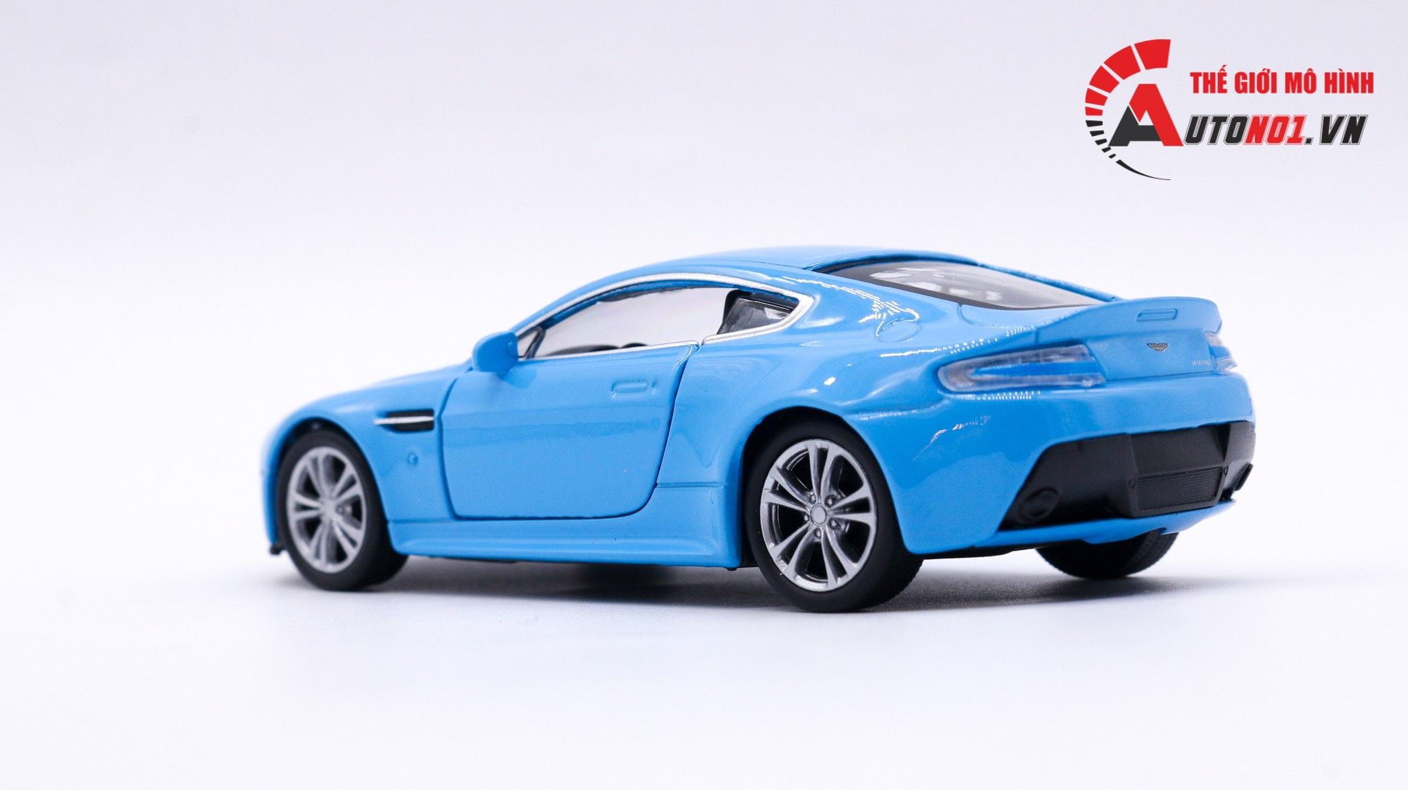  Mô hình xe Aston Martin V12 Vantage Baby Blue 1:36 Welly 7510 