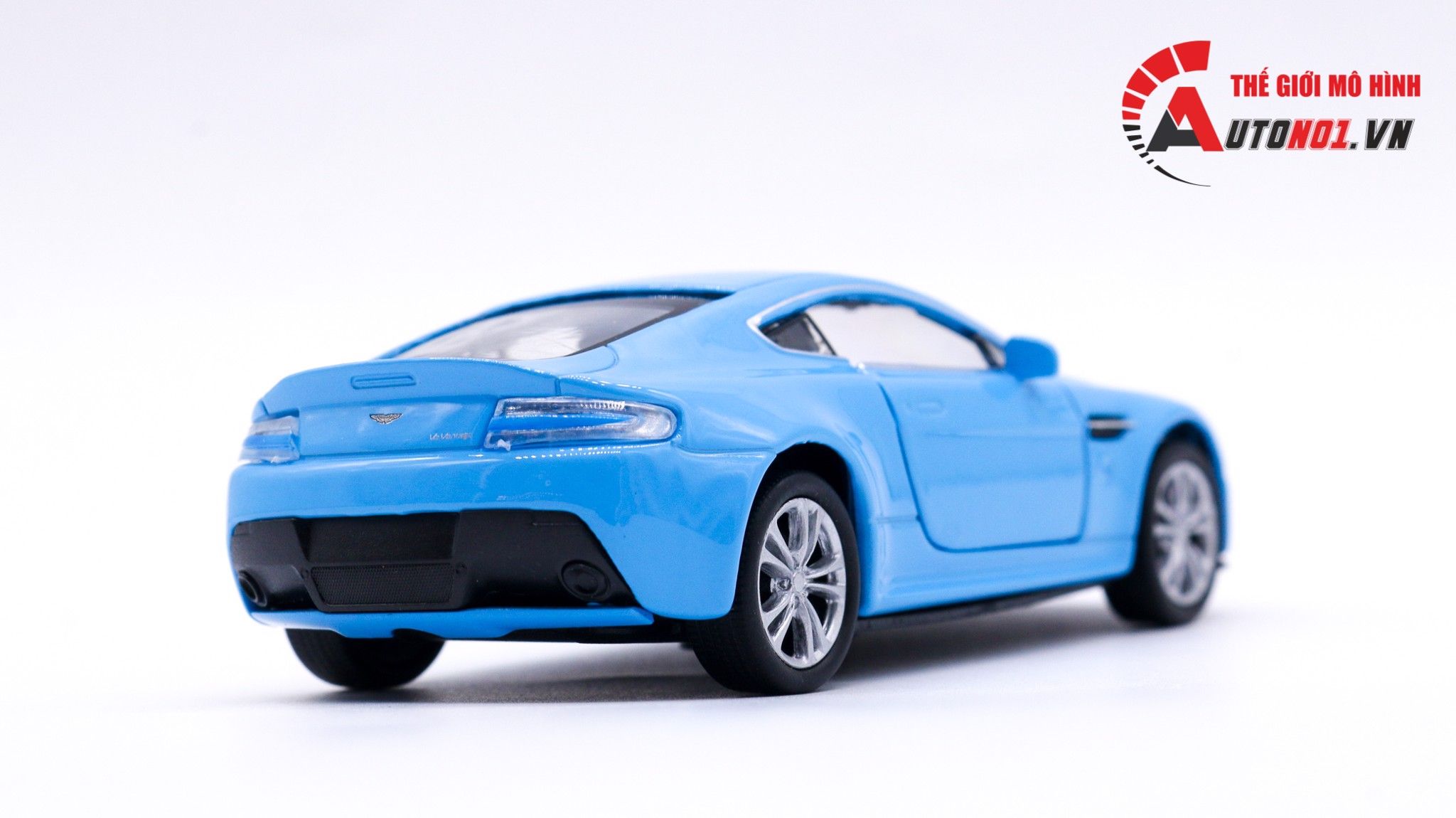  Mô hình xe Aston Martin V12 Vantage Baby Blue 1:36 Welly 7510 