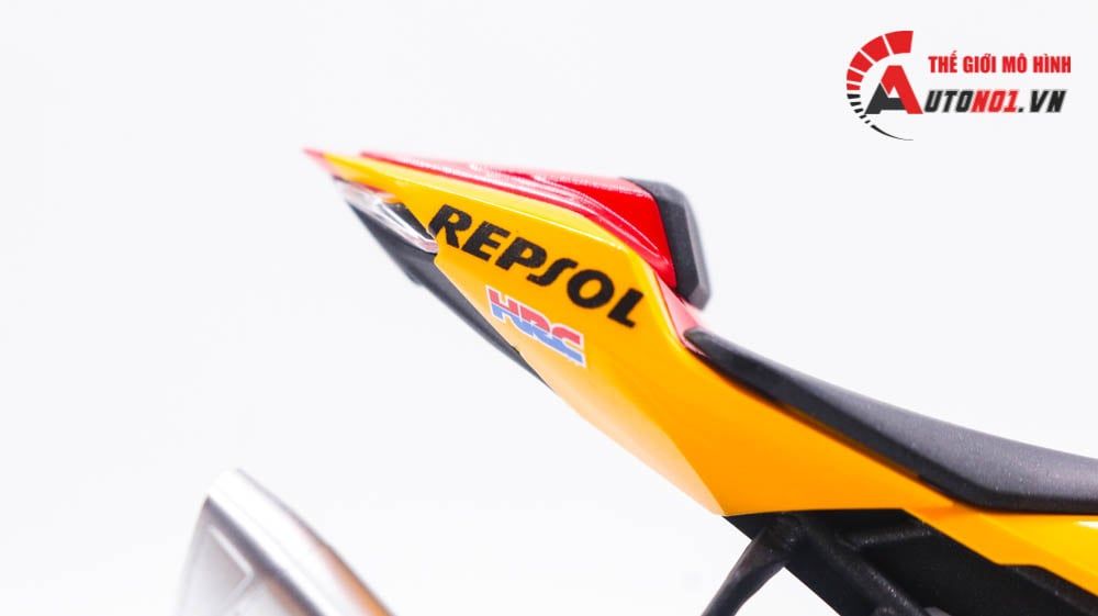 Mô hình xe cao cấp Honda Cbr 1000rr Repsol Sp 1:12 Tamiya D119A