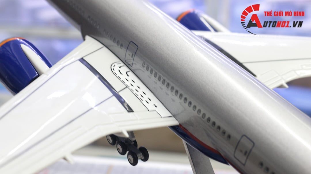  Mô hình máy bay Nga Russia Aeroflot Boeing B777 1:130 có đèn led tự động theo tiếng vỗ tay hoặc chạm MB47031 