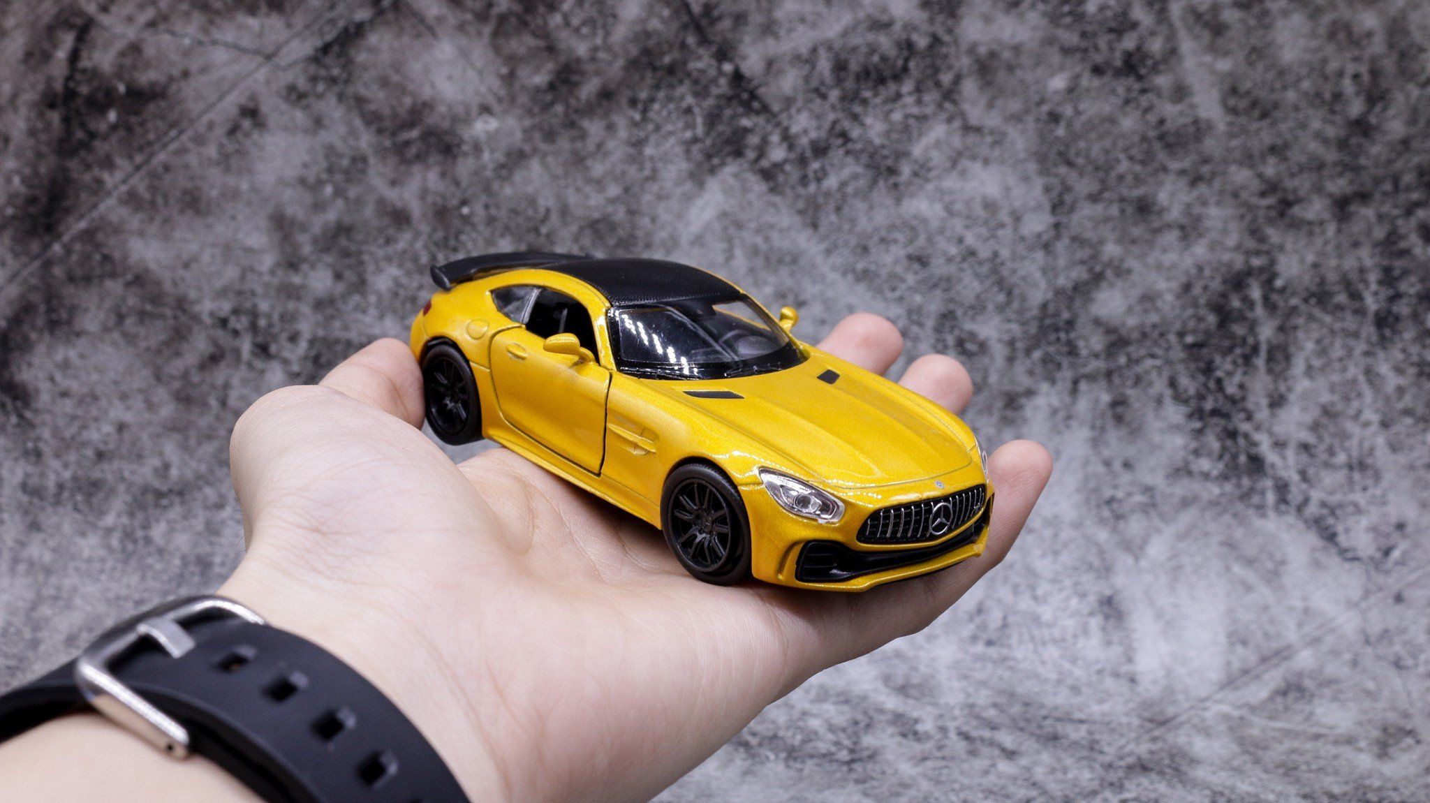  Mô hình xe Mercedes Amg Gt R Yellow 1:36 Welly 7511 