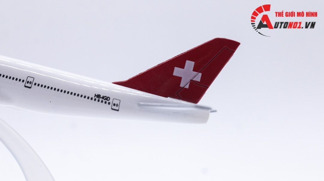  Mô hình máy bay Thụy Sĩ Swiss Air Boeing B747-400 16cm MB16019 