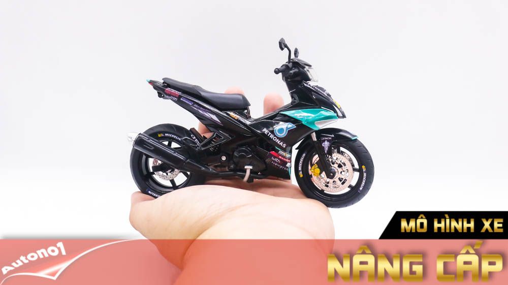 Mô hình xe Yamaha Exciter y15zr độ tem Petronas thay bánh tỉ lệ 1:12 D237A