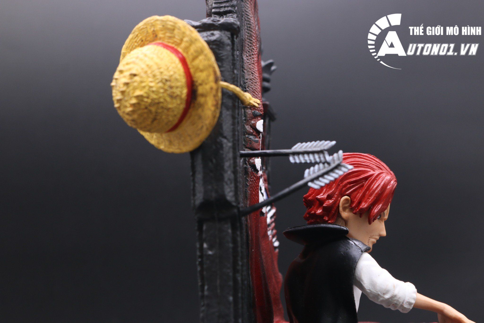  Mô hình nhân vật One Piece Tứ Hoàng Shanks 24cm Fg101 