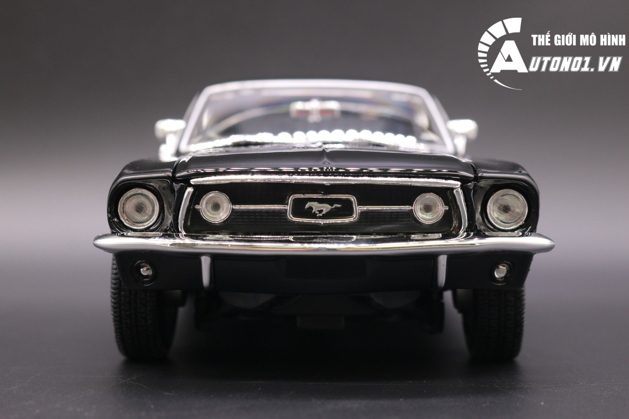  Mô hình xe Ford Mustang Gta Fastback 1967 1:18 Maisto 6652 