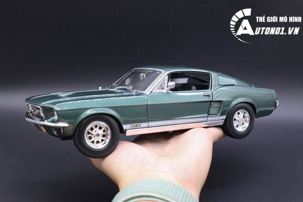  Mô hình xe Ford Mustang Gta Fastback 1967 1:18 Maisto 6652 