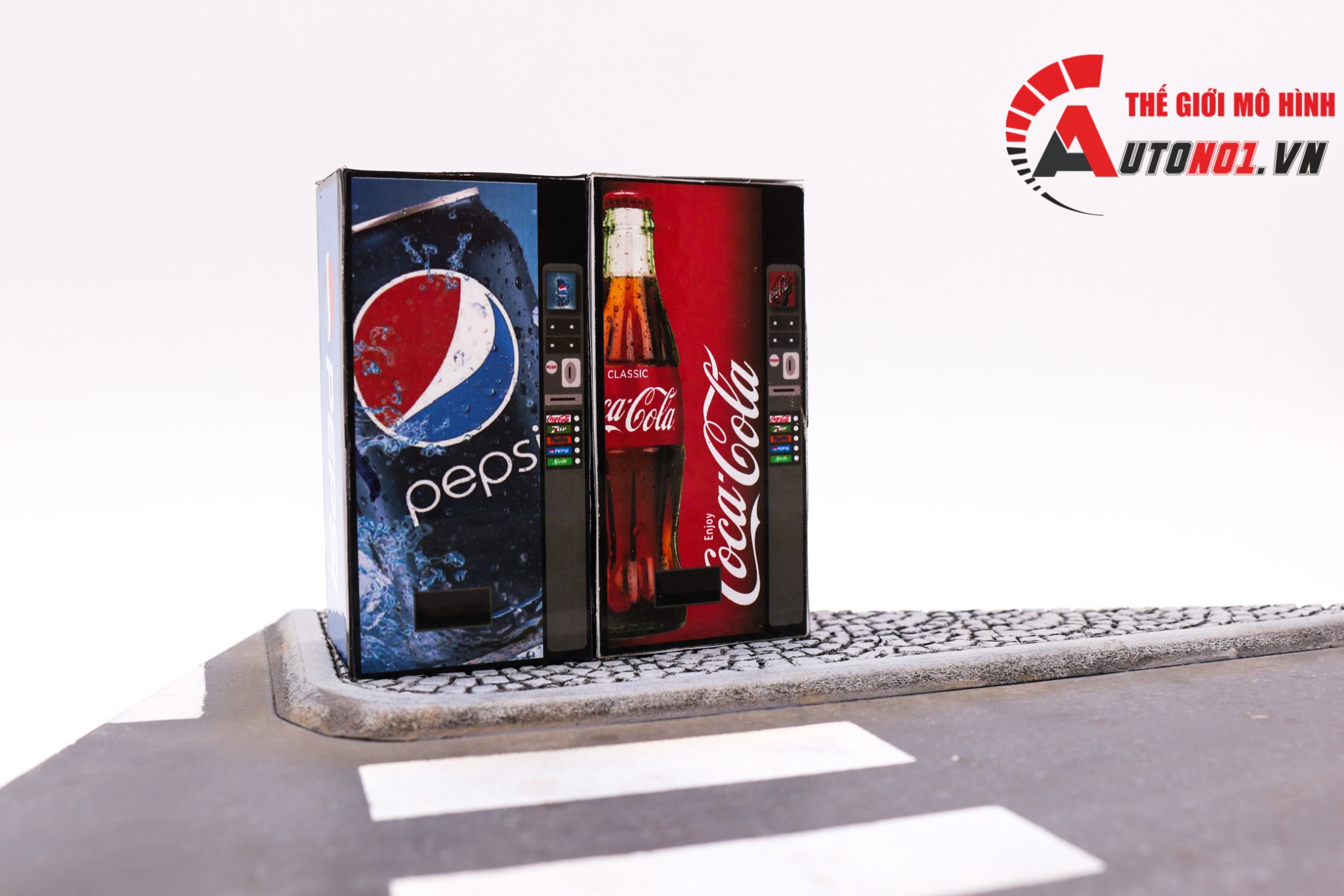 MÔ HÌNH TĨNH MÁY BÁN NƯỚC TỰ ĐỘNG PEPSI - COCA COLA 4cm x 2.8cm x 8cm PK036