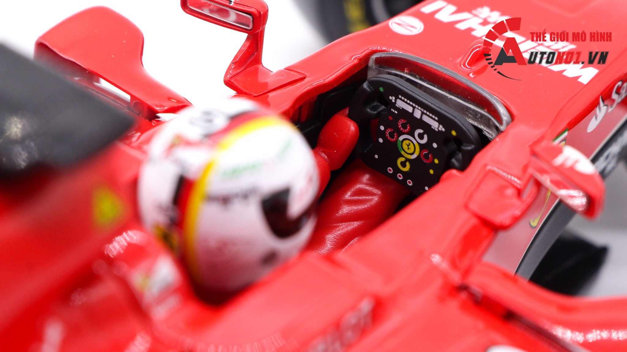  Xe mô hình Ferrari F1 Sf15-T No.5 S.Vettel 2015 1:18 Bburago 1672 