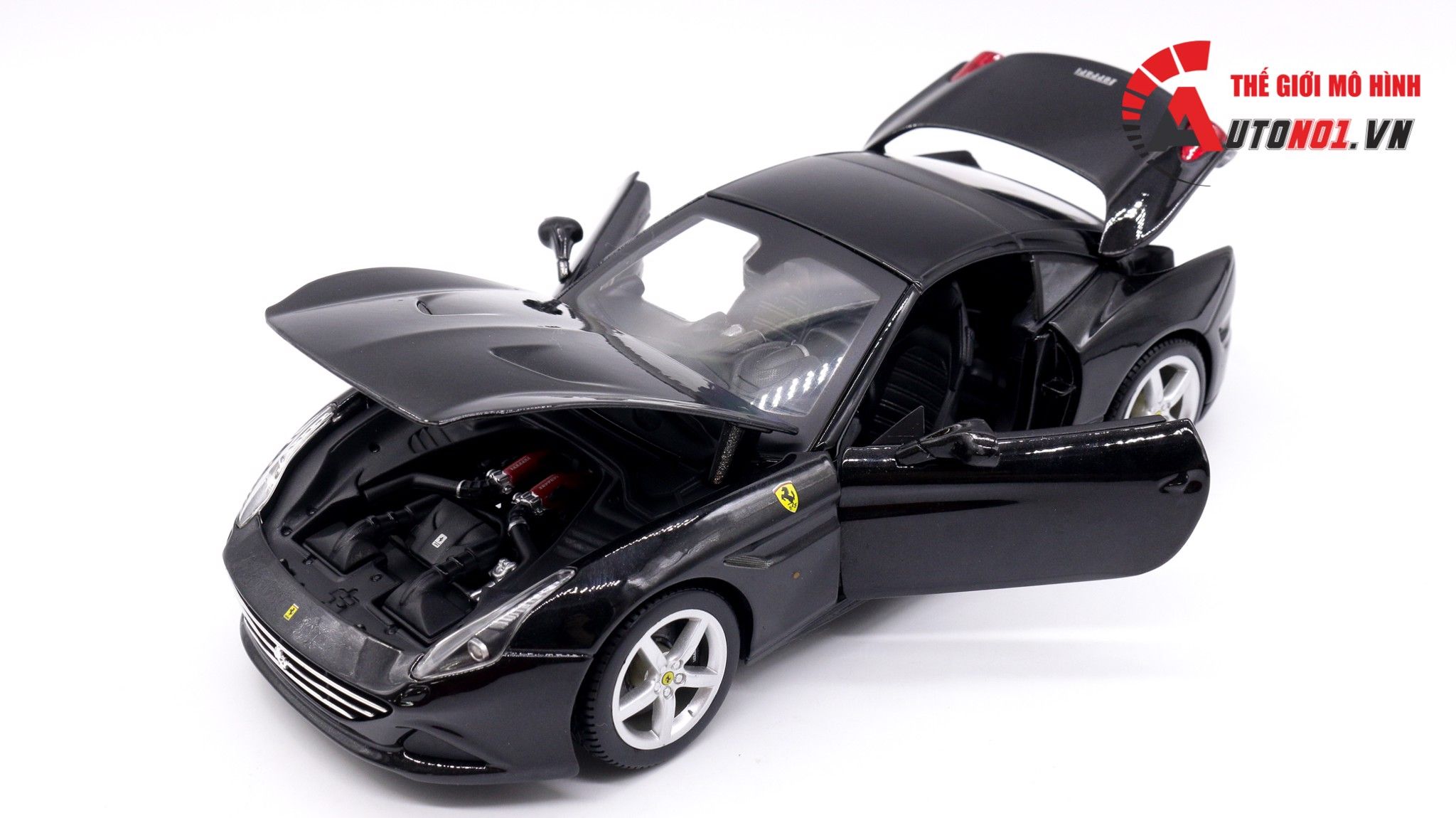  Xe mô hình Ferrari California T Closed Top Black 1:18 Bburago 3070 