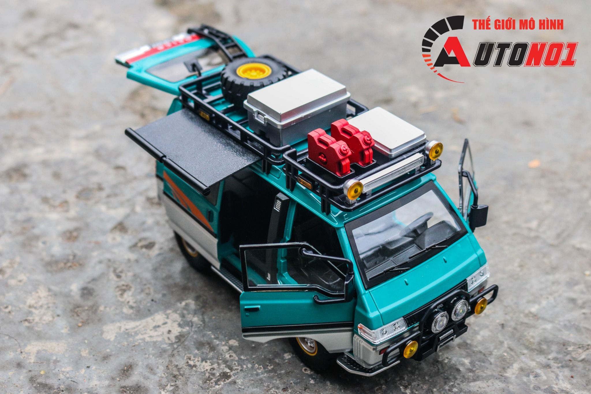  Mô hình xe Mitsubishi Delica Van Guide Offroad full open - có phụ kiện tỉ lệ 1:24 Chimei Model OT24052 