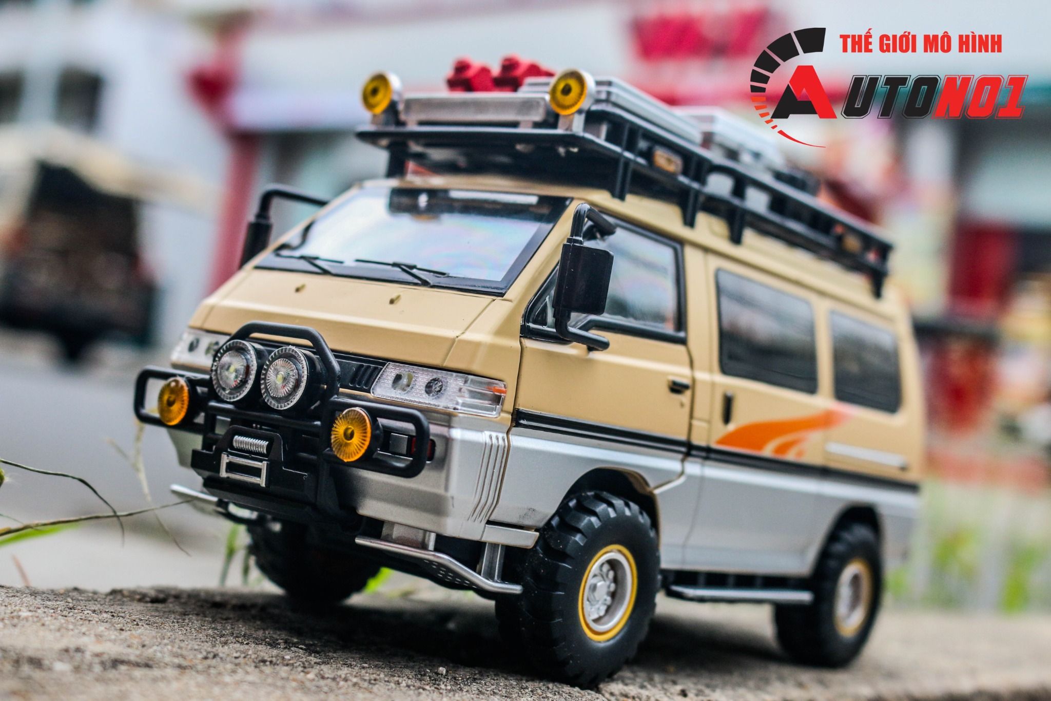  Mô hình xe Mitsubishi Delica Van Guide Offroad full open - có phụ kiện tỉ lệ 1:24 Chimei Model OT24052 