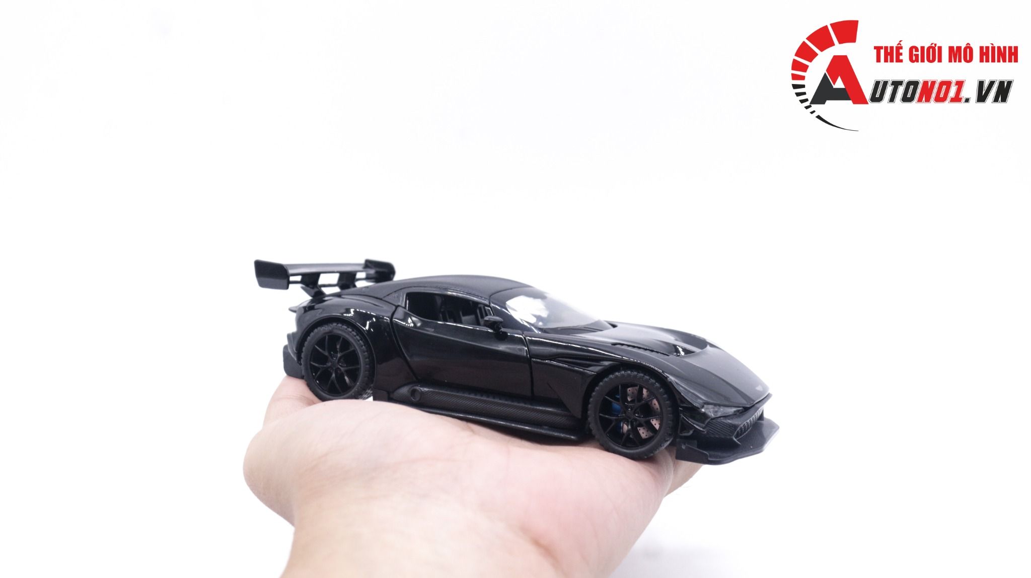  Mô hình xe Aston Martin Vulcan có đế hộp mica 1:32 Alloy Model OT122 