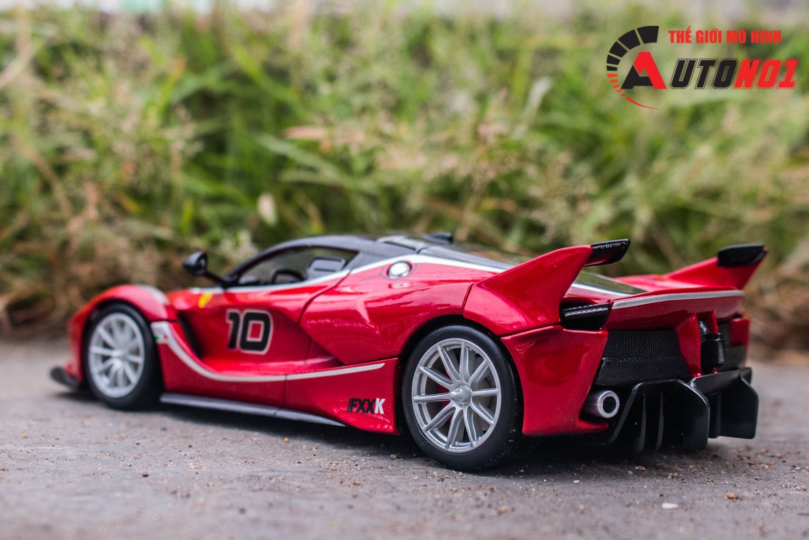  Mô hình xe Ferrari FXX K racing No.10 Rosso red không full kính tỉ lệ 1:24 Bburago 18-26301 OT24057 