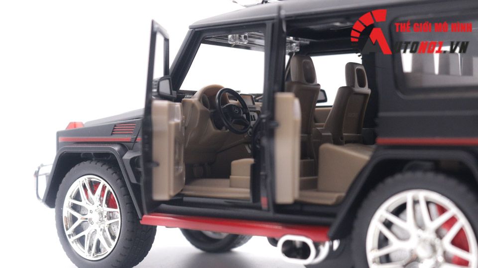  Mô hình xe Mercedes-Benz G-class G63 có hộp camping trên mui, figure, phun khói, đánh lái được full open tỉ lệ 1:24 Alloy Models 8108 