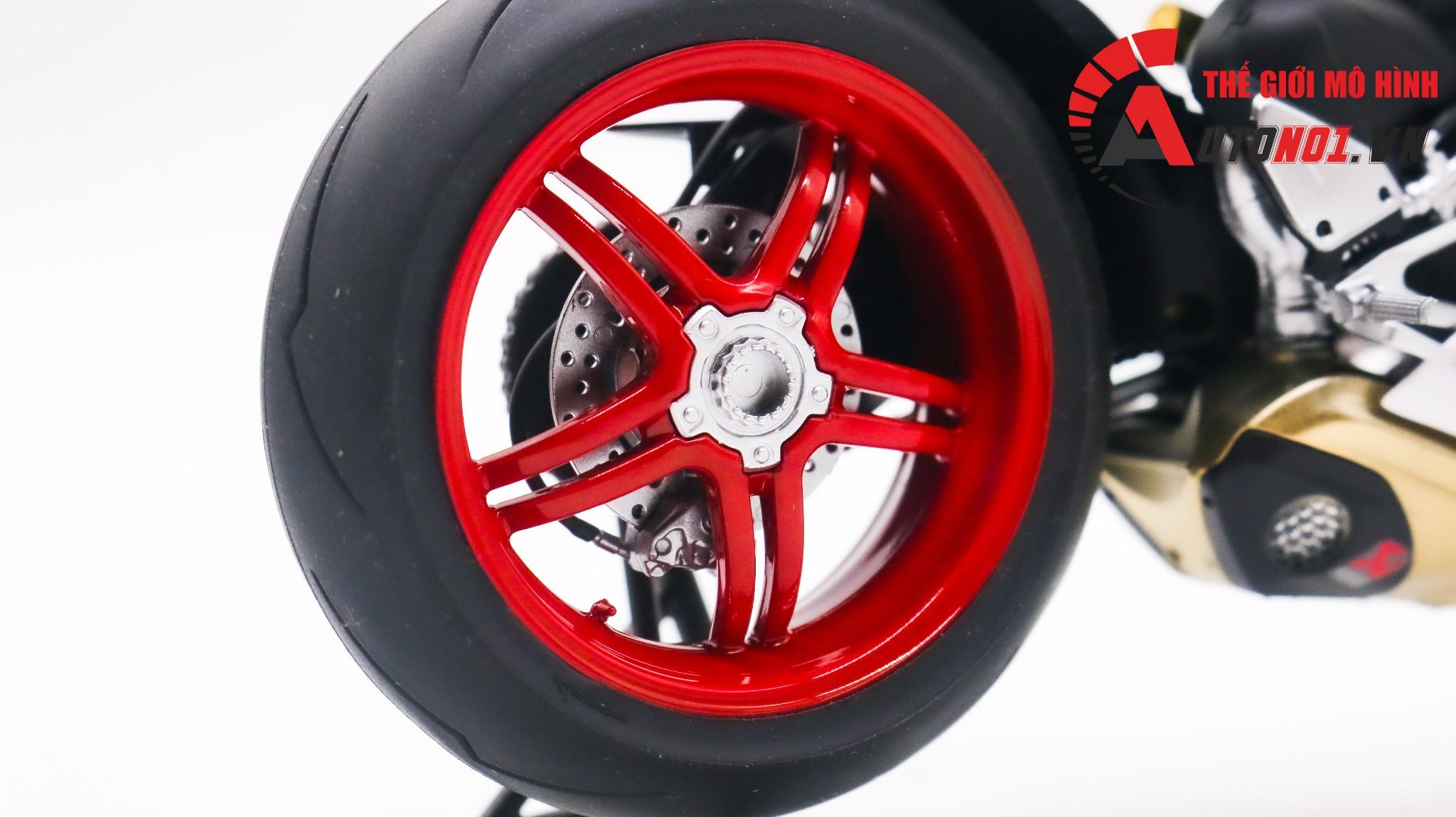 Mô hình xe cao cấp Ducati Superleggera V4 độ nồi khô white tỉ lệ 1:12 Tamiya D234D 