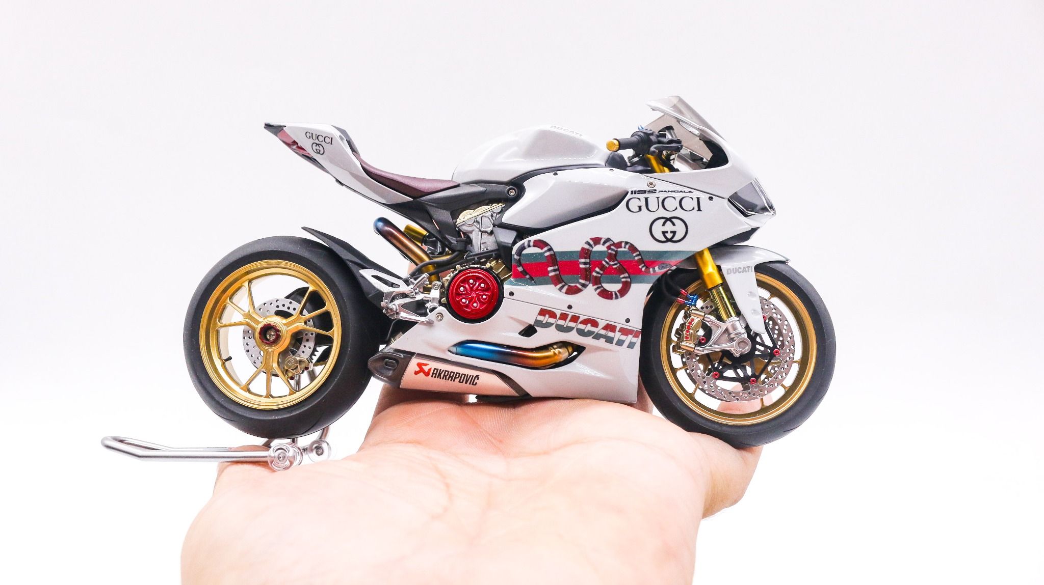  Mô hình xe cao cấp Ducati 1199 Panigale Gucci Nồi Khô 1:12 Tamiya D227H 