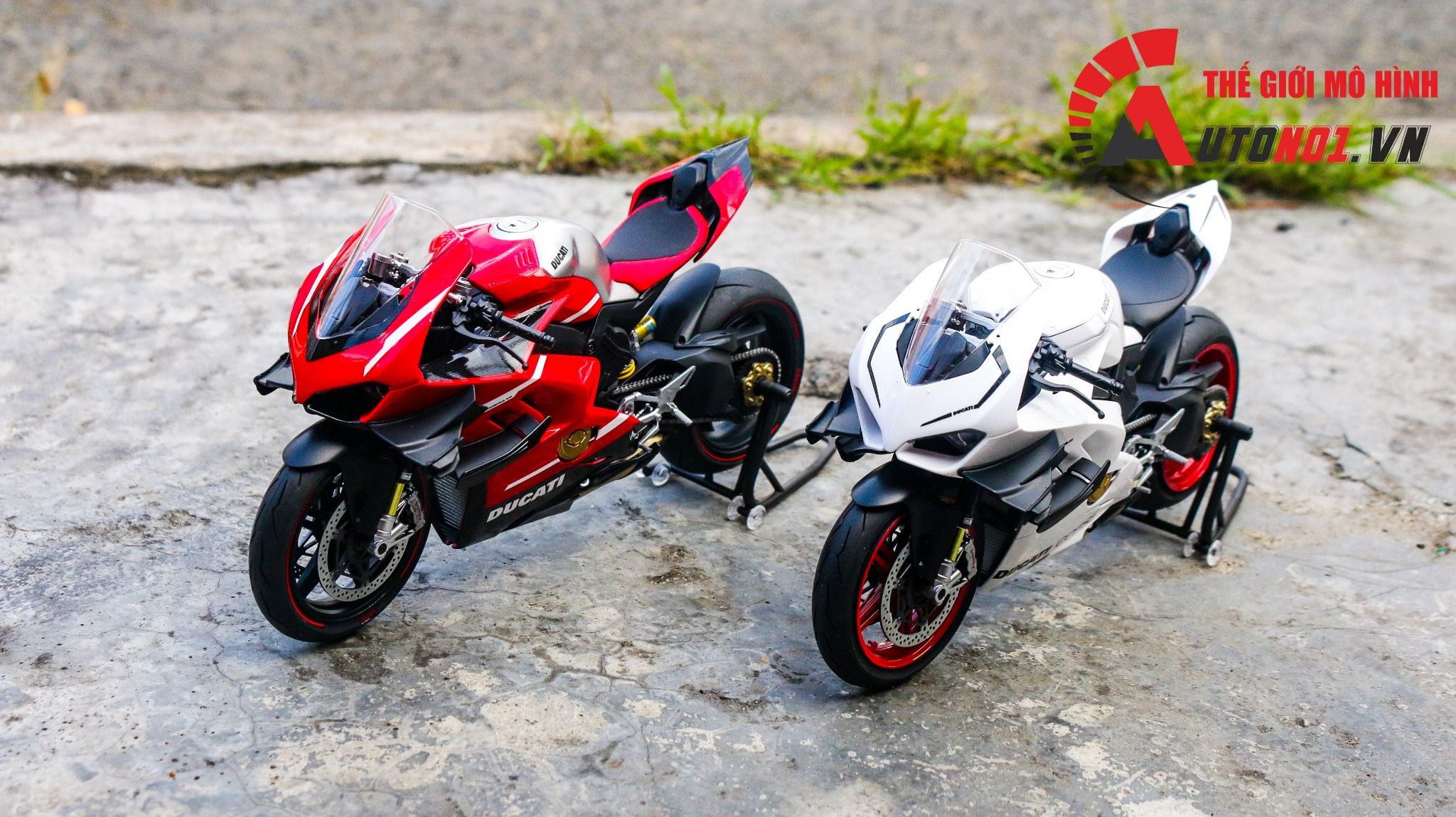  Mô hình xe cao cấp Ducati Superleggera V4 độ nồi khô white tỉ lệ 1:12 Tamiya D234D 