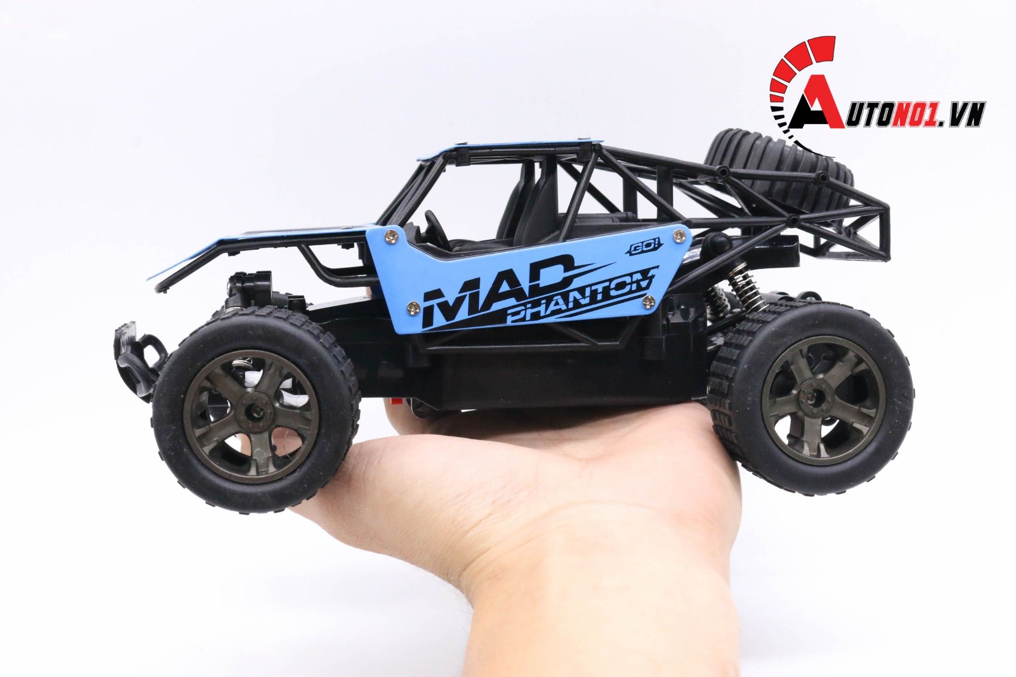  MÔ HÌNH XE ĐIỀU KHIỂN Ô TÔ OFF ROAD MAD PHANTOM BLUE 1:18 HÃNG DEER MAN 6053 