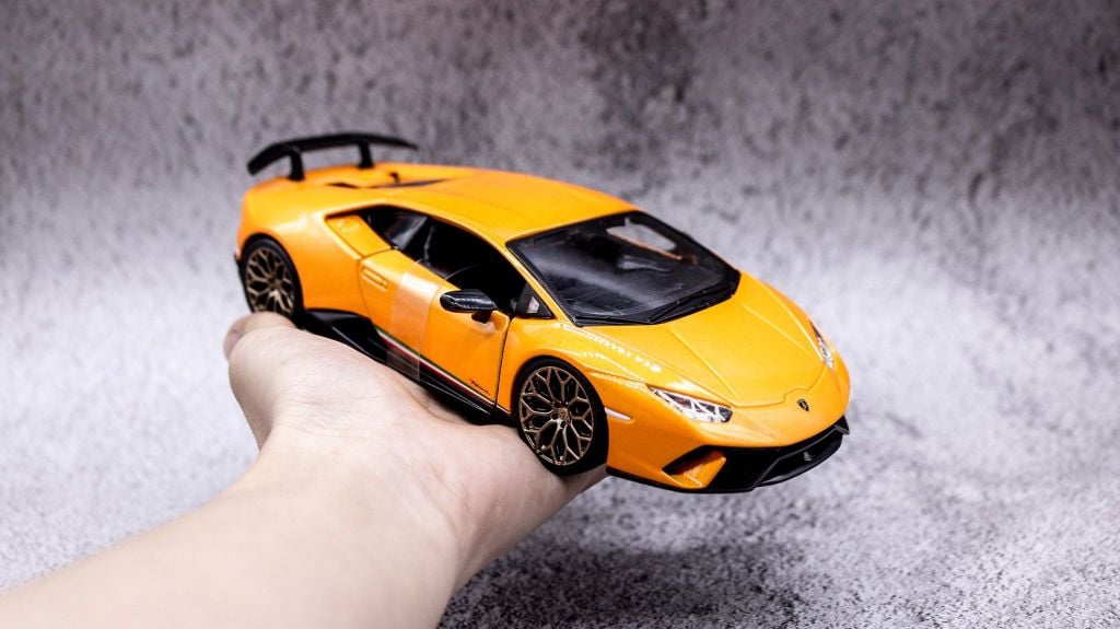 MÔ HÌNH LAMBORGHINI HURACAN PERFORMANTE ORANGE 1:24 BBURAGO 5725