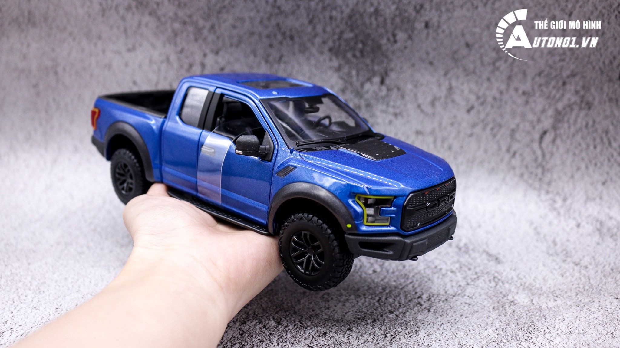  Mô hình xe Ford Raptor F150 2017 mở được 2 cửa có bản quyền chính hãng 1:24 Maisto 3296 