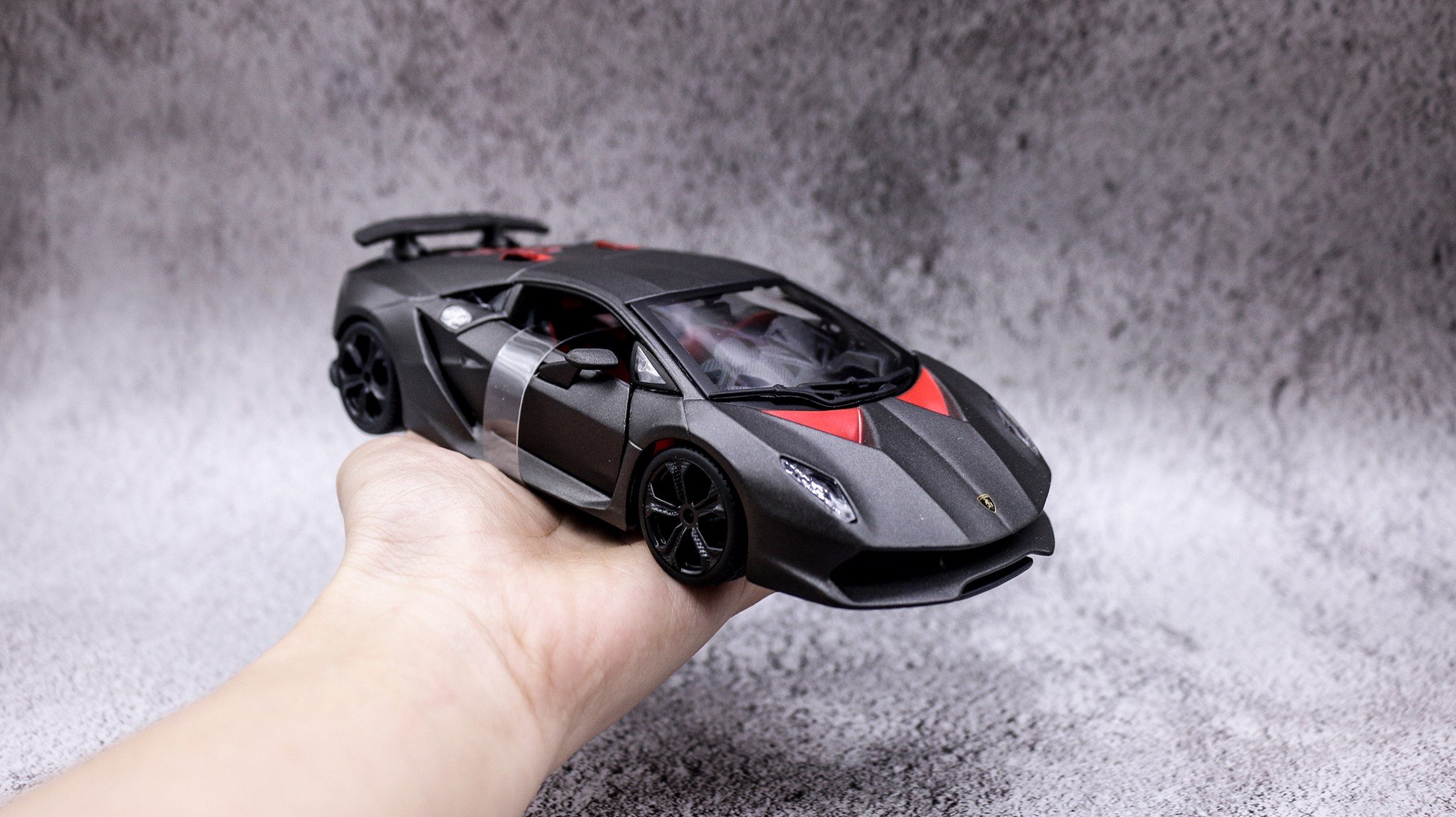 MÔ HÌNH LAMBORGHINI SESTO ELEMENTO 1:24 BBURAGO 1306