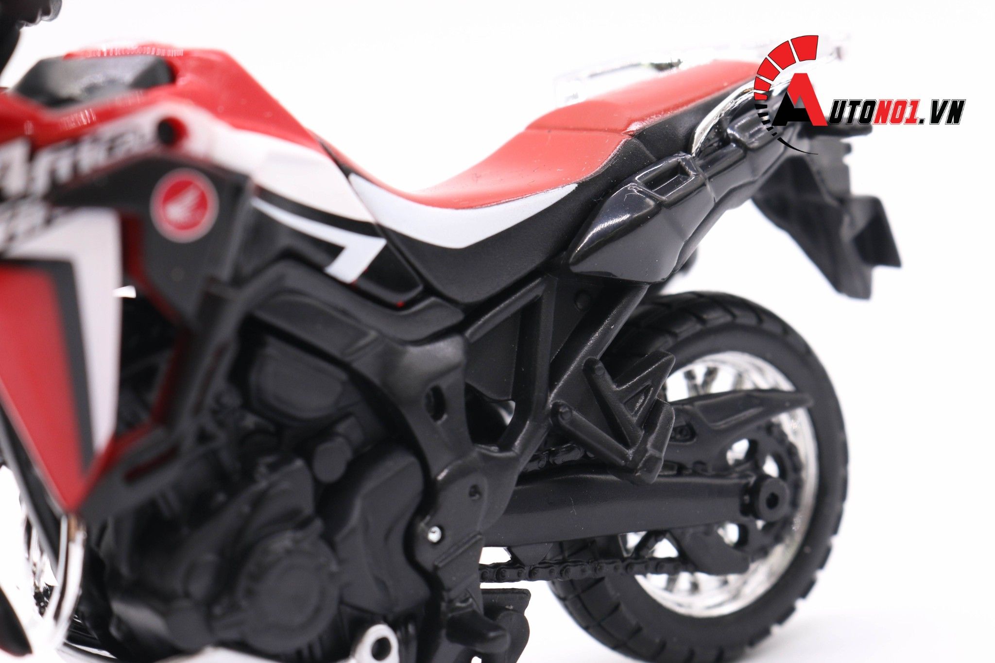  Mô hình xe Honda africa twin dct 1:18 Maisto 5057 