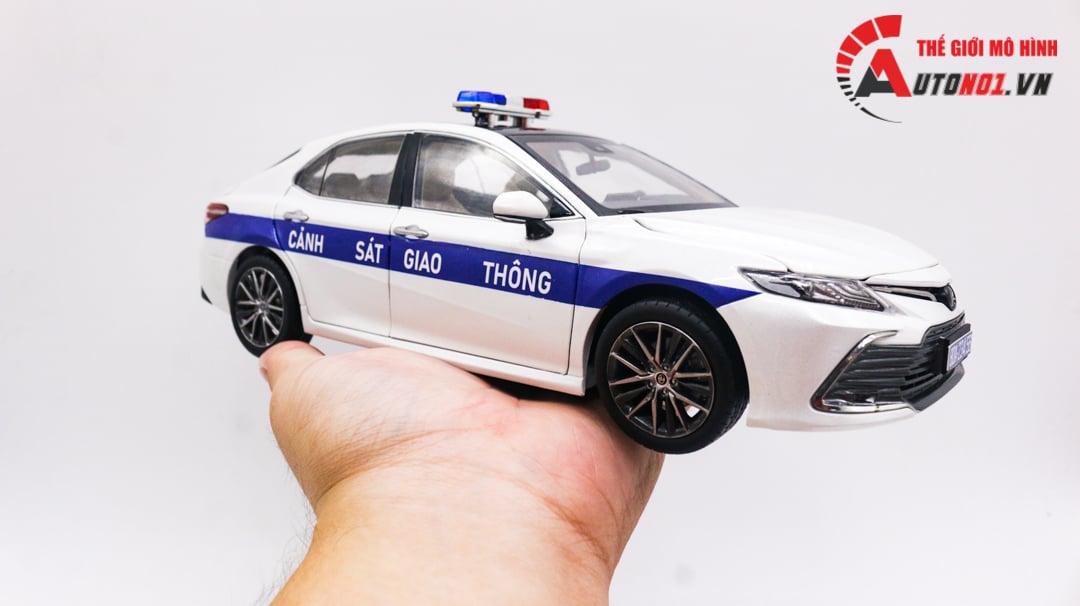  Mô hình xe ô tô độ CSGT Toyota Camry 2019 cao cấp full open tỉ lệ 1:18 Paudi OT162 