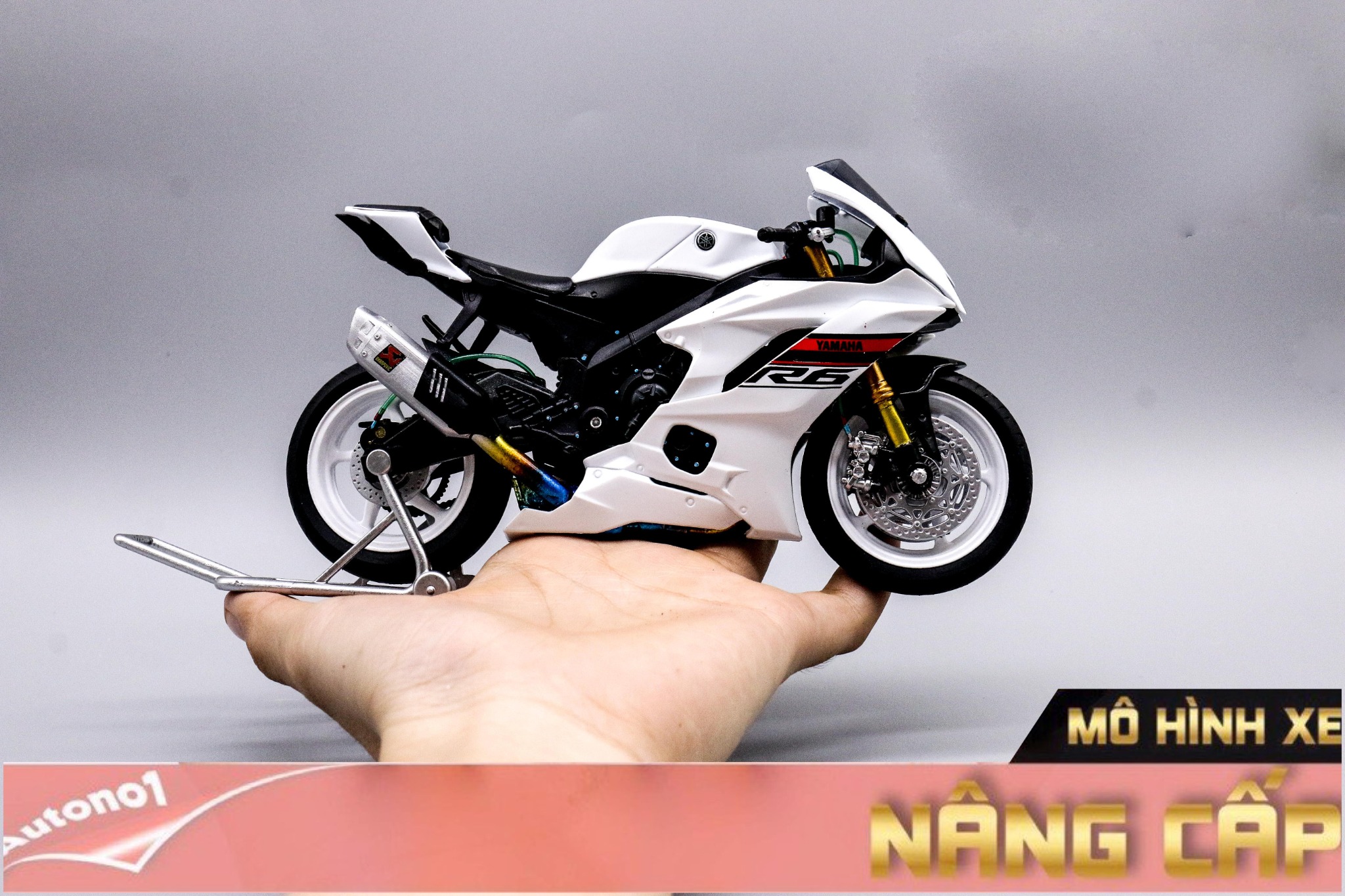  Mô hình xe độ Yamaha Yzf R6 2020 White Custom Pô Akrapovic 1:12 Autono1 Welly D207A 